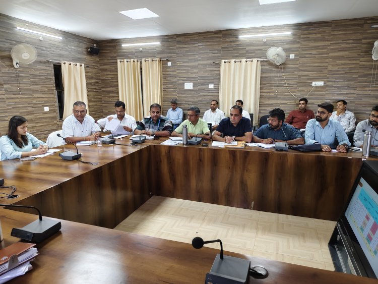 जिला कलेक्टर डॉ. सौम्या झा की अध्यक्षता में जिला स्वास्थ्य समिति की बैठक आयोजित